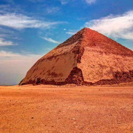 Giza Pyramids, Sakkara and Dahshur . Day Tour